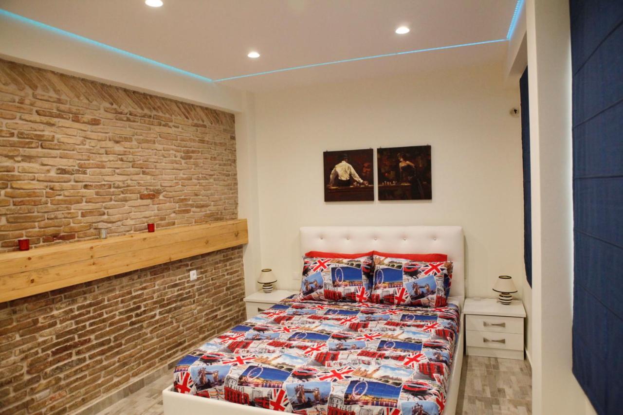 George Studio Athens Luaran gambar